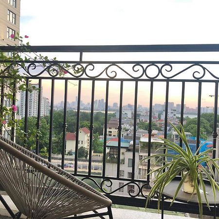 Westlake Homestay Hanoi - D'Le Roi Soleil エクステリア 写真