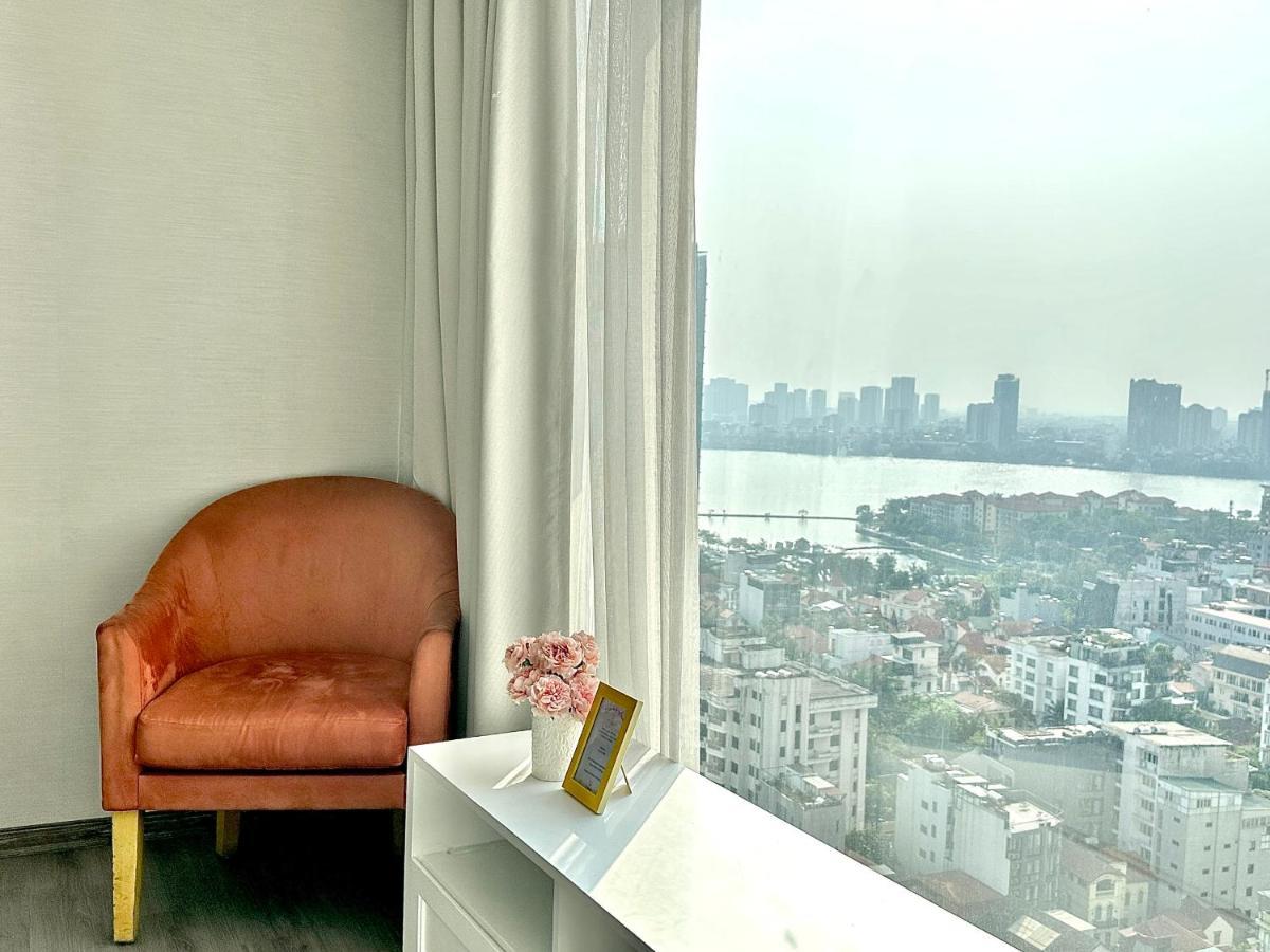 Westlake Homestay Hanoi - D'Le Roi Soleil エクステリア 写真