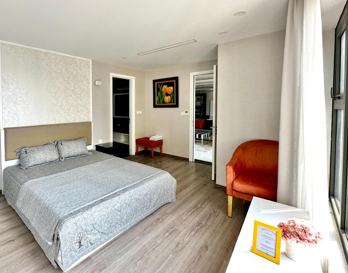 Westlake Homestay Hanoi - D'Le Roi Soleil エクステリア 写真
