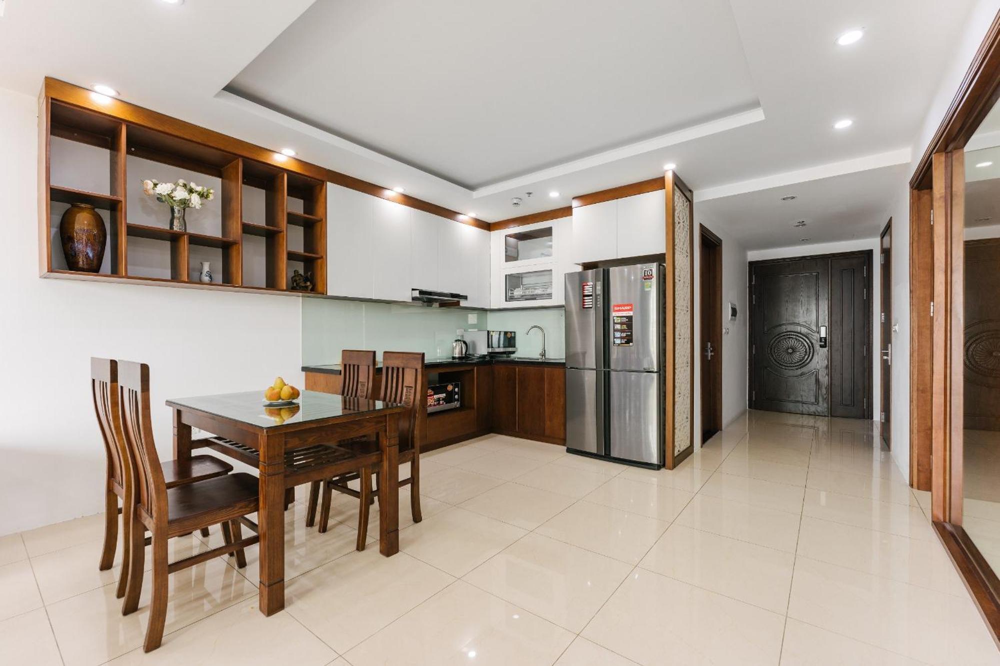 Westlake Homestay Hanoi - D'Le Roi Soleil エクステリア 写真