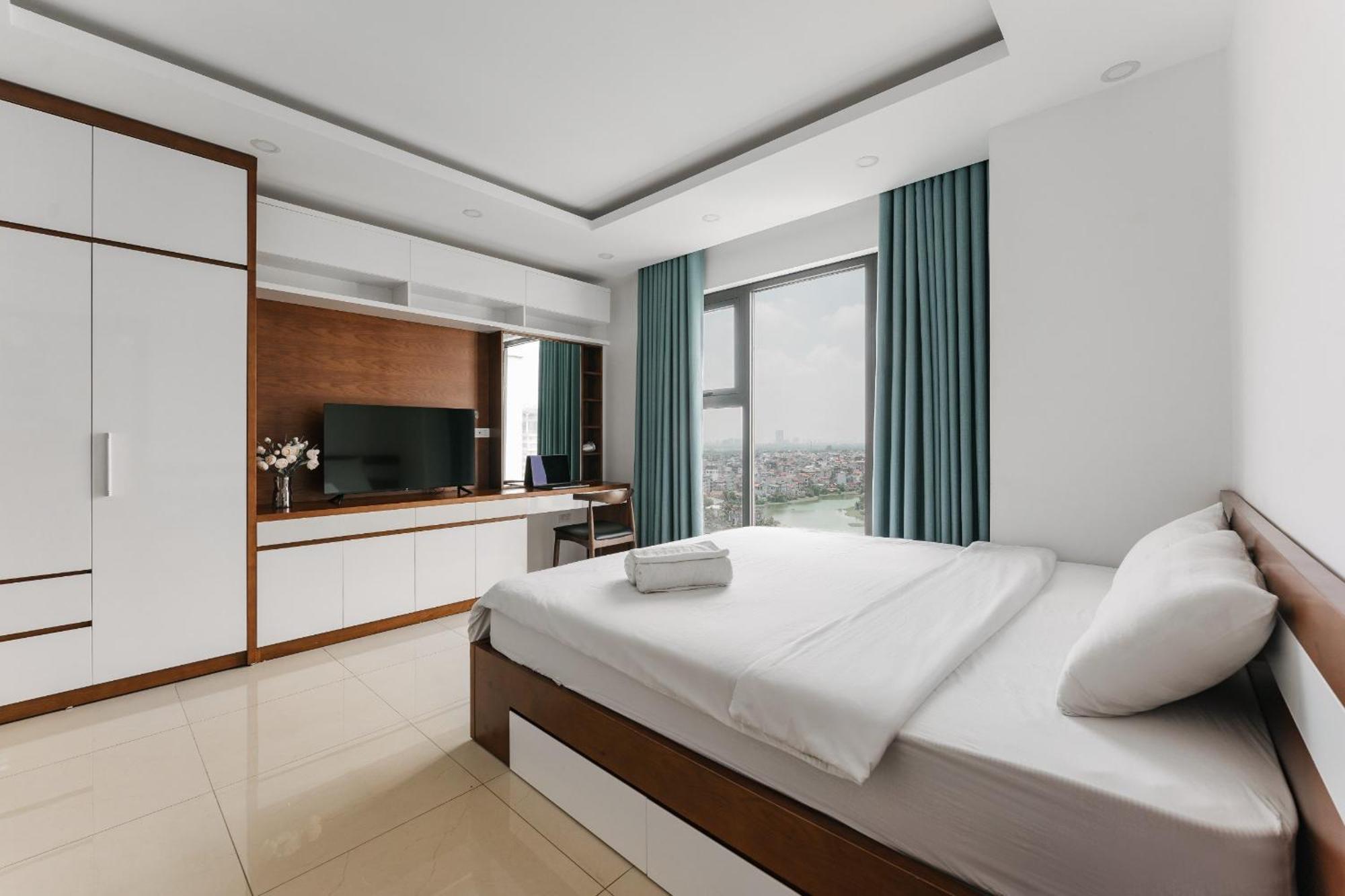 Westlake Homestay Hanoi - D'Le Roi Soleil エクステリア 写真