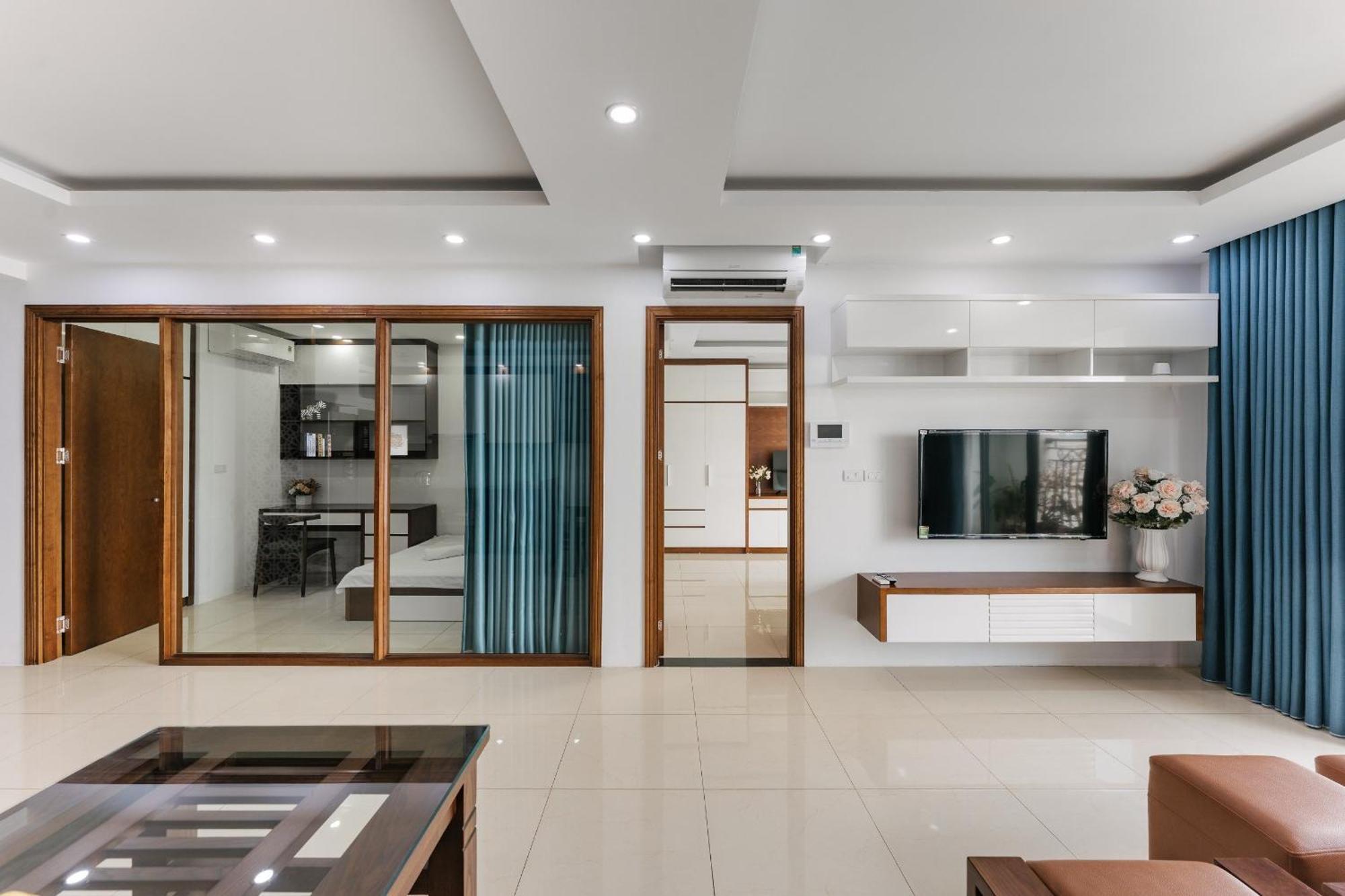 Westlake Homestay Hanoi - D'Le Roi Soleil エクステリア 写真