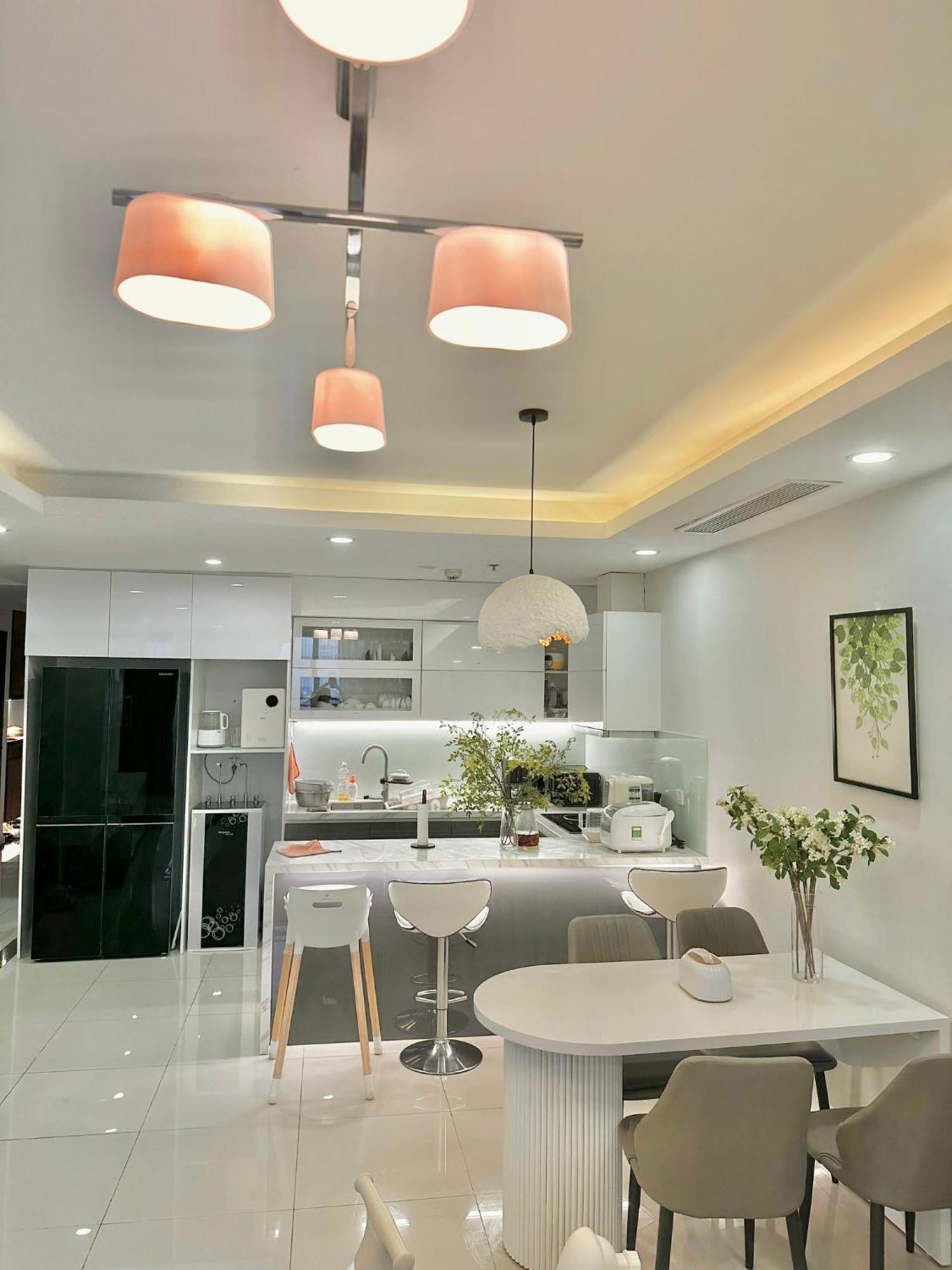 Westlake Homestay Hanoi - D'Le Roi Soleil エクステリア 写真