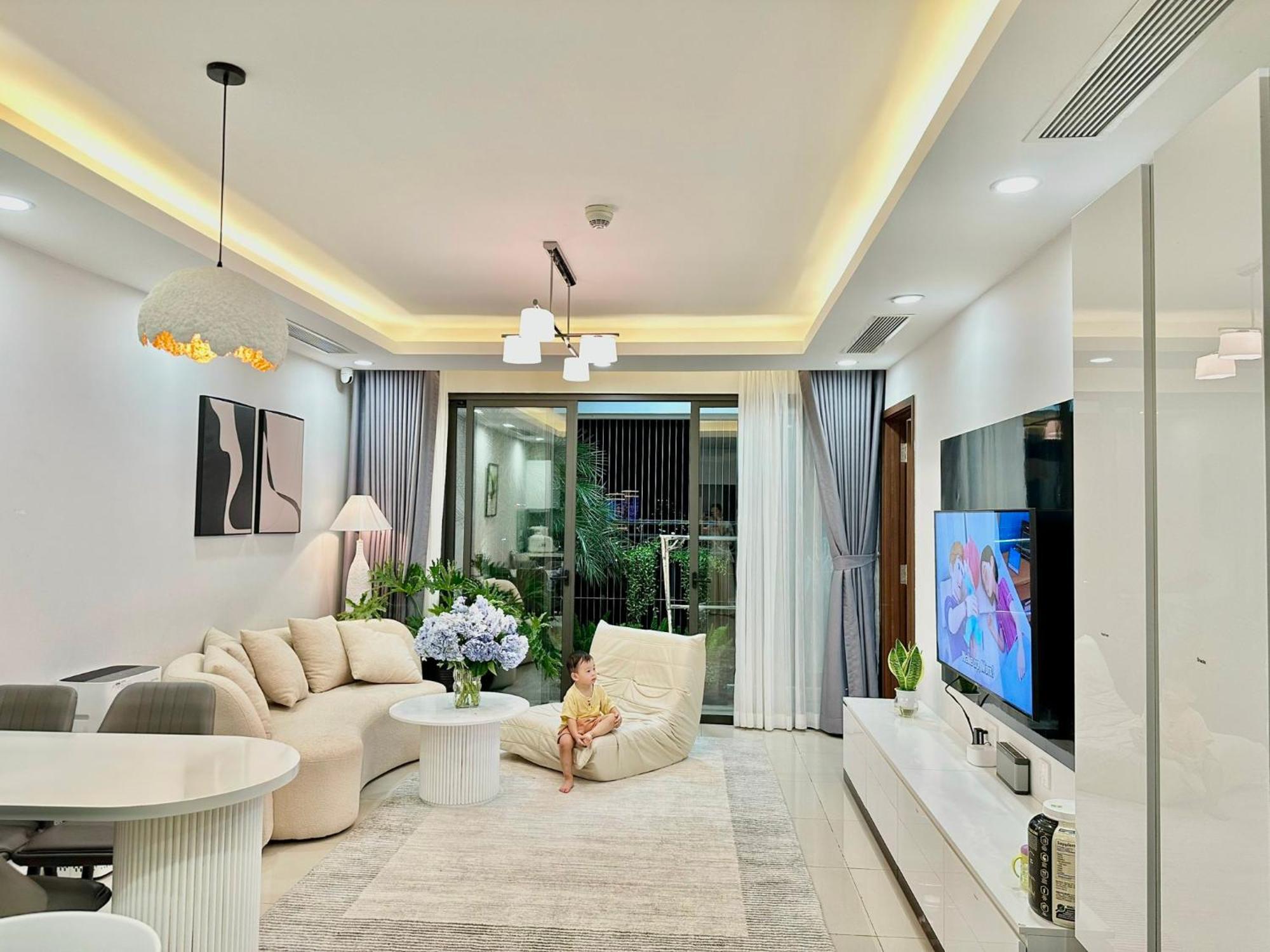 Westlake Homestay Hanoi - D'Le Roi Soleil エクステリア 写真
