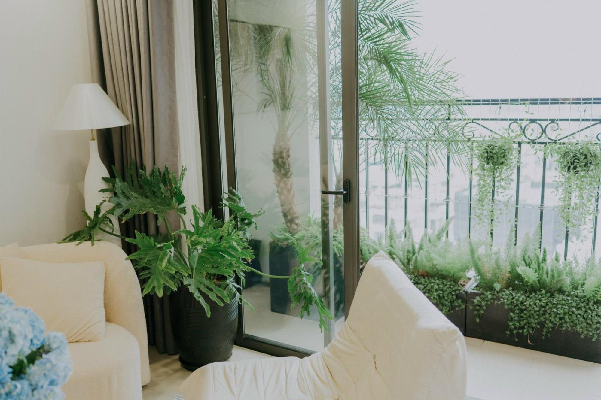 Westlake Homestay Hanoi - D'Le Roi Soleil エクステリア 写真